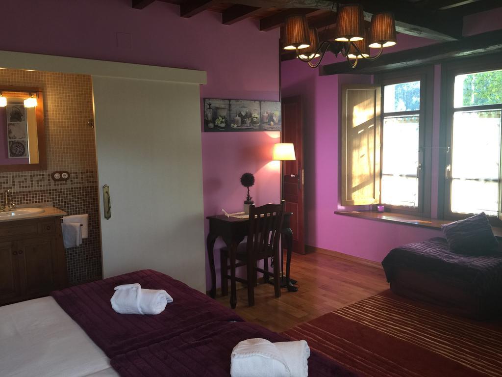 Os Tres Teixos Guest House San Acisclo Ngoại thất bức ảnh