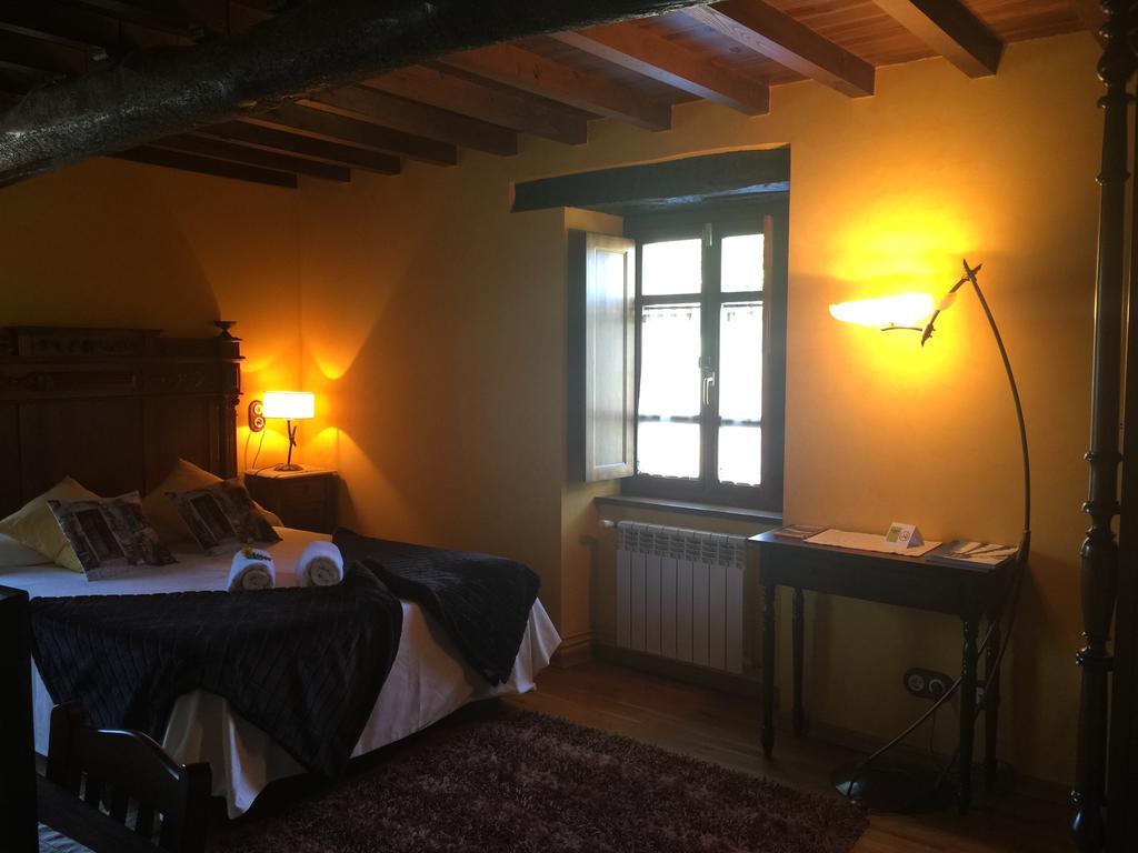Os Tres Teixos Guest House San Acisclo Ngoại thất bức ảnh