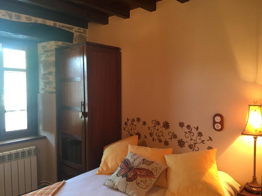 Os Tres Teixos Guest House San Acisclo Ngoại thất bức ảnh
