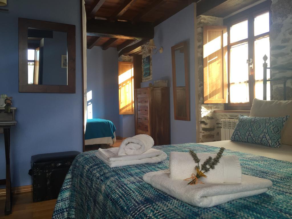 Os Tres Teixos Guest House San Acisclo Ngoại thất bức ảnh