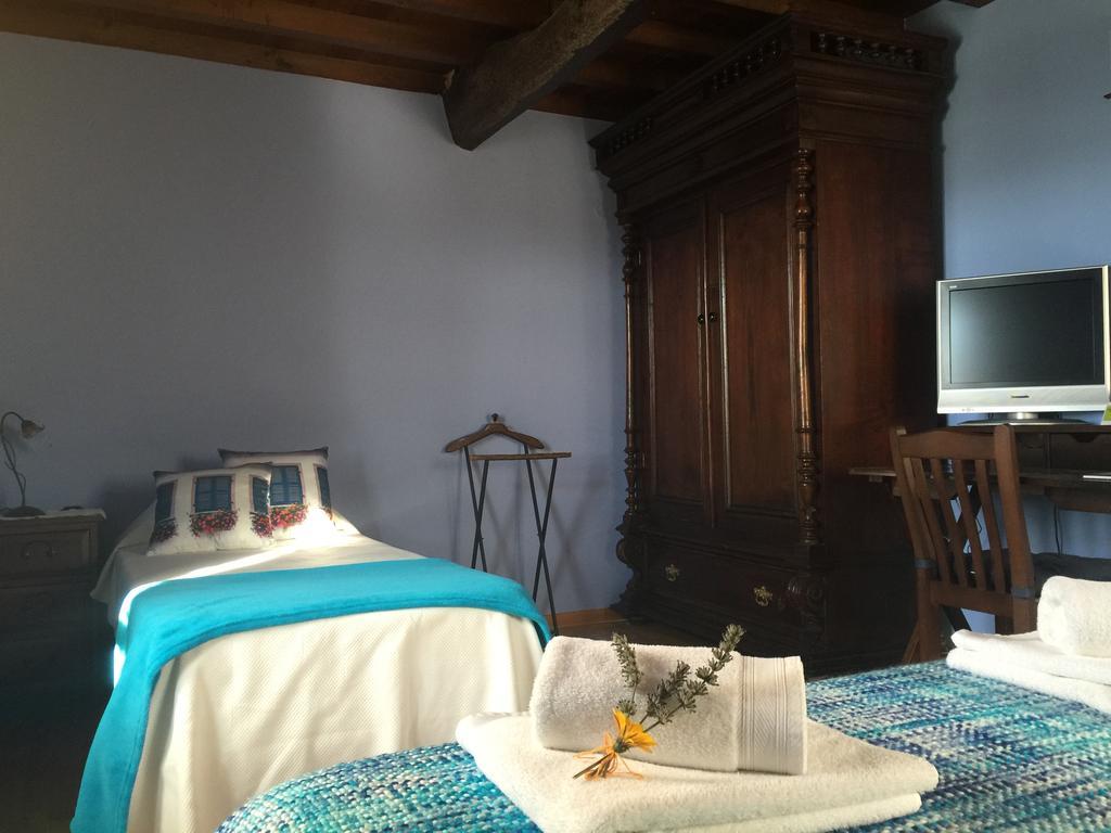 Os Tres Teixos Guest House San Acisclo Ngoại thất bức ảnh