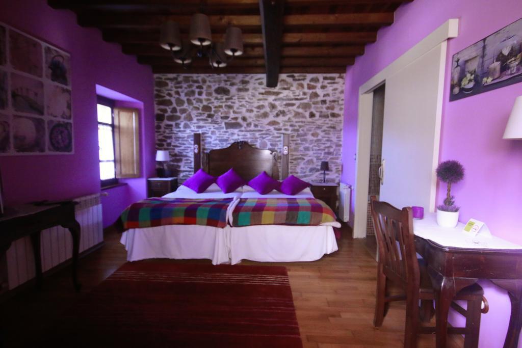 Os Tres Teixos Guest House San Acisclo Ngoại thất bức ảnh