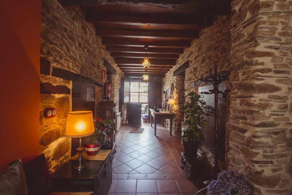 Os Tres Teixos Guest House San Acisclo Ngoại thất bức ảnh