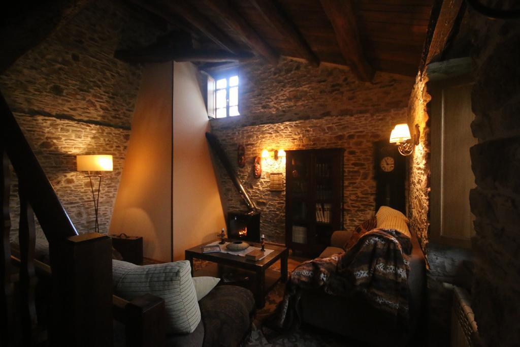 Os Tres Teixos Guest House San Acisclo Ngoại thất bức ảnh