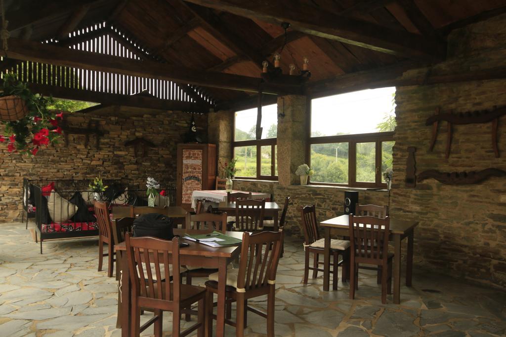Os Tres Teixos Guest House San Acisclo Ngoại thất bức ảnh