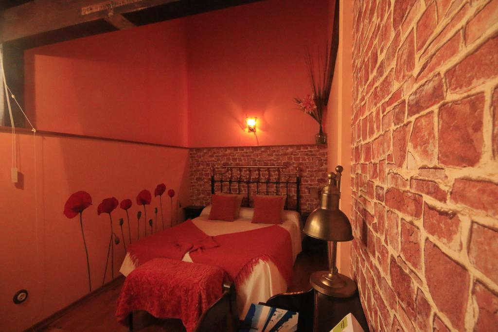 Os Tres Teixos Guest House San Acisclo Ngoại thất bức ảnh