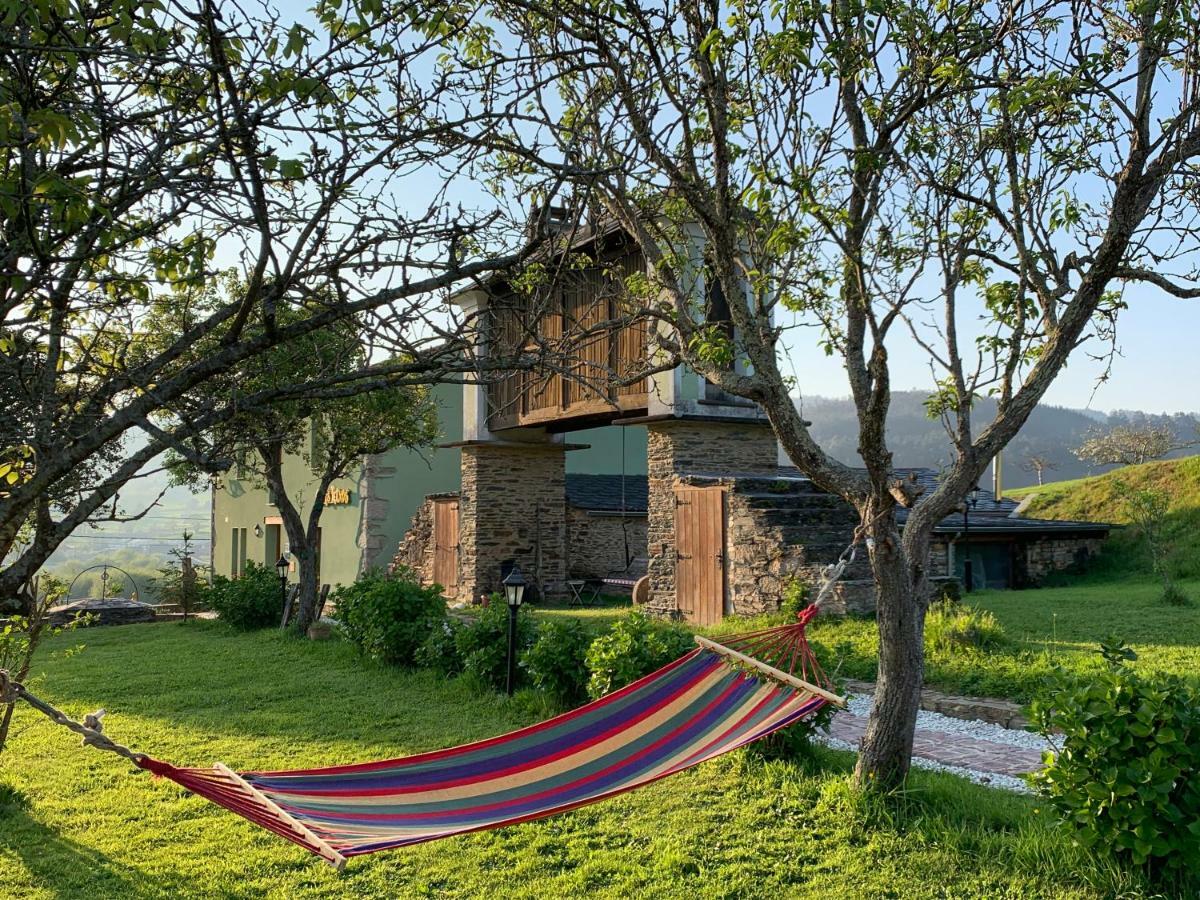 Os Tres Teixos Guest House San Acisclo Ngoại thất bức ảnh
